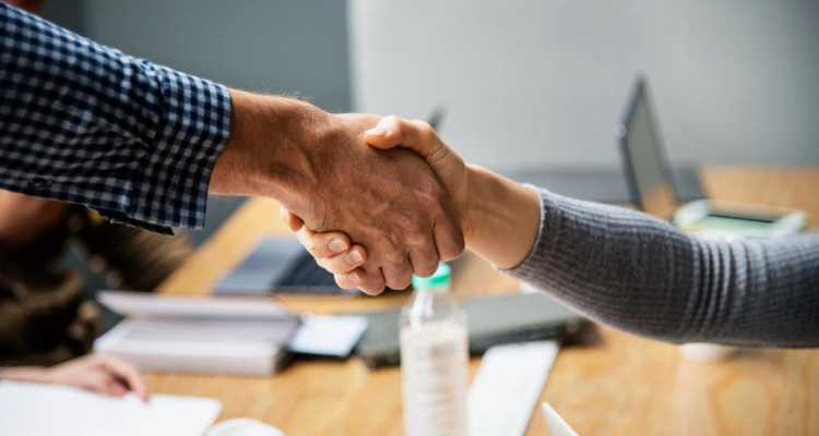 Analis Menyambut Taruhan Besar L&W